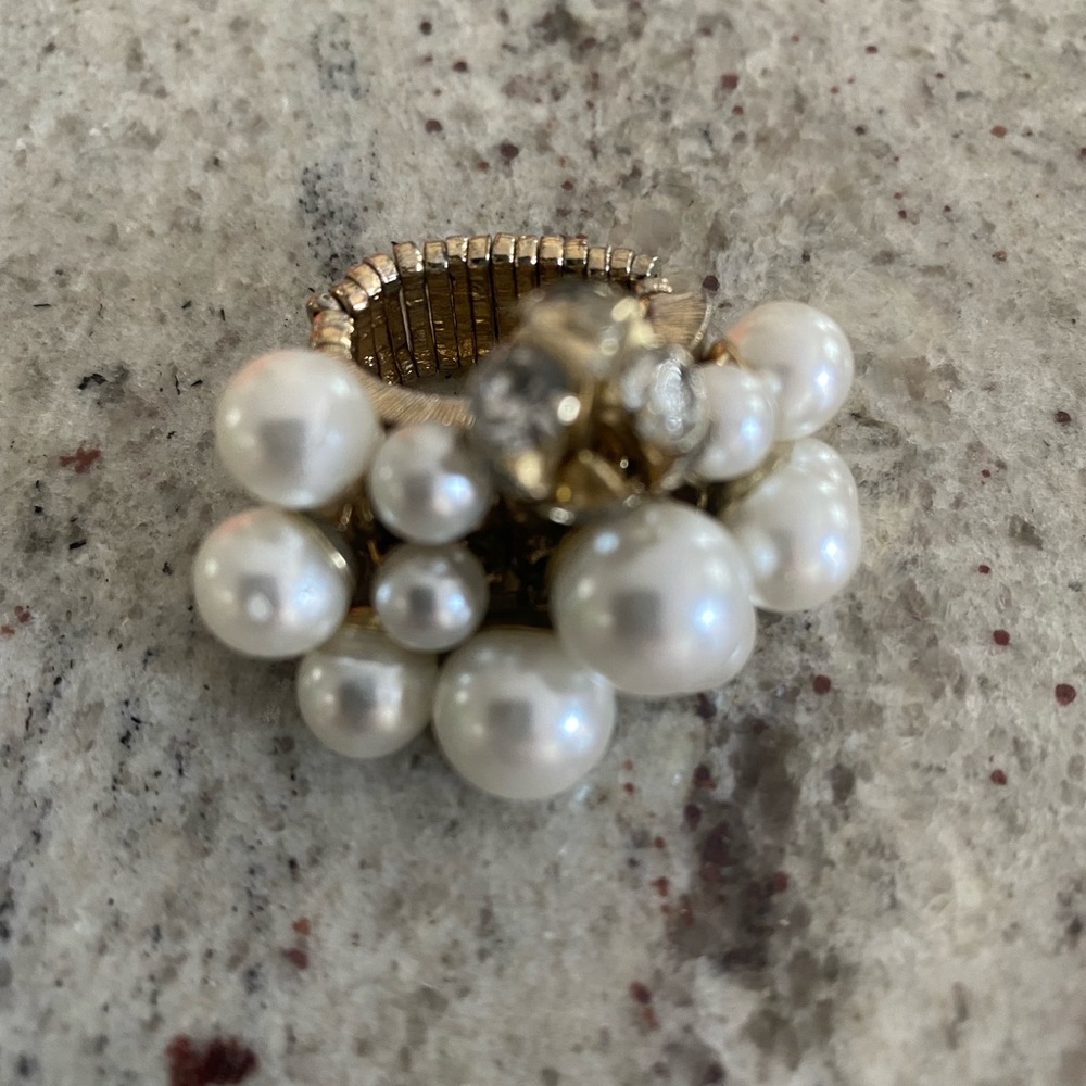 Vintage pearl bauble stretch ring